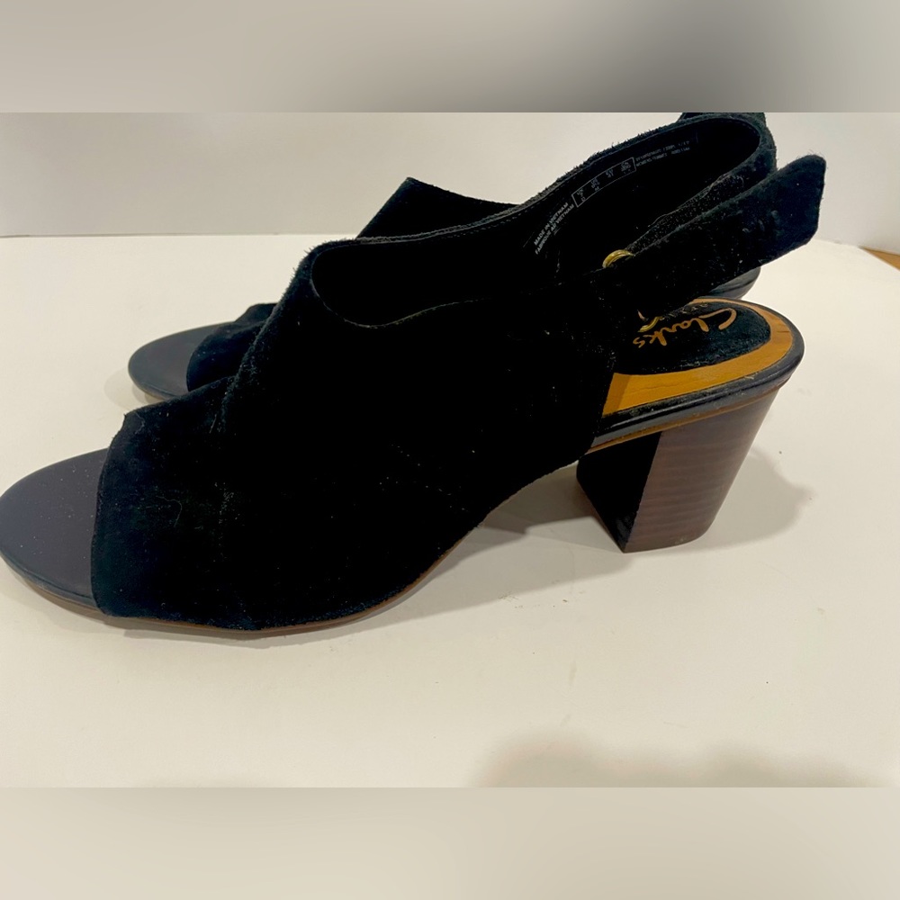 Clark’s 9.5 Slingback heel’s Excellent Condition